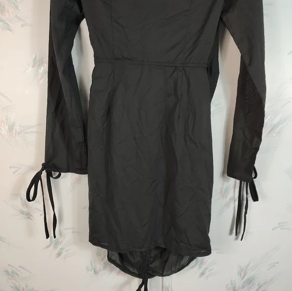 PrettyLittleThing Black Plunge Mini Dress Ruched Bodycon NWT Size 6 - Picture 14 of 14